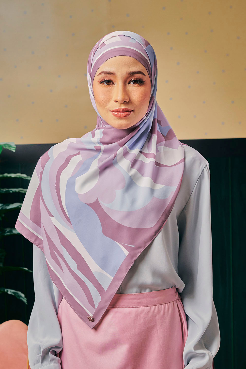 Durra Dalilah Long Shawl in Enigmatic Rosewood