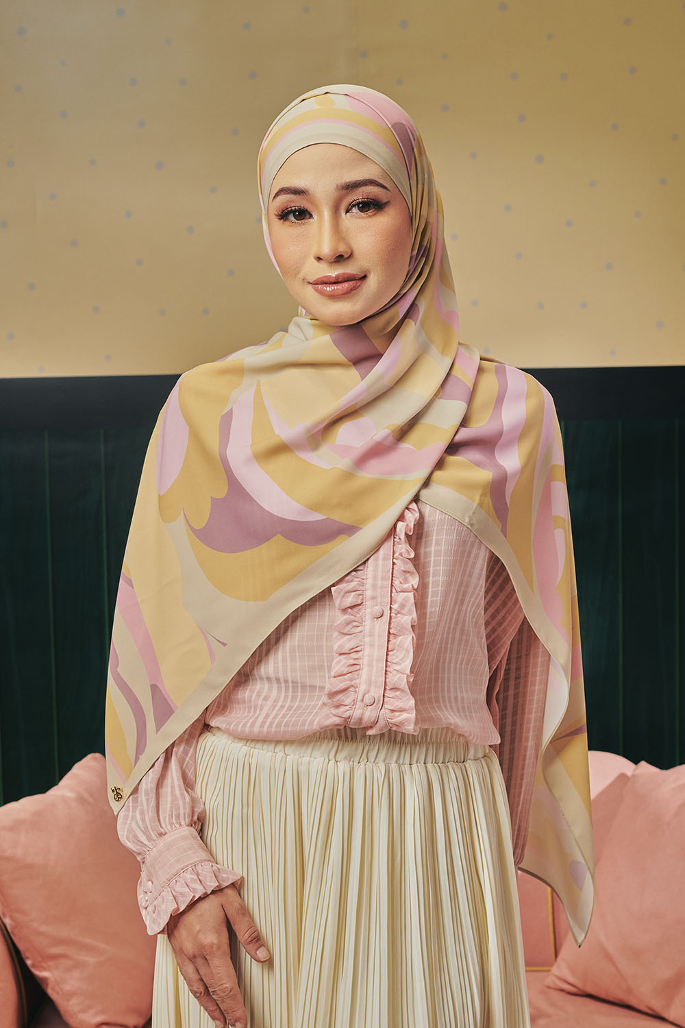 Durra Dalilah Long Shawl in Retro Flavours