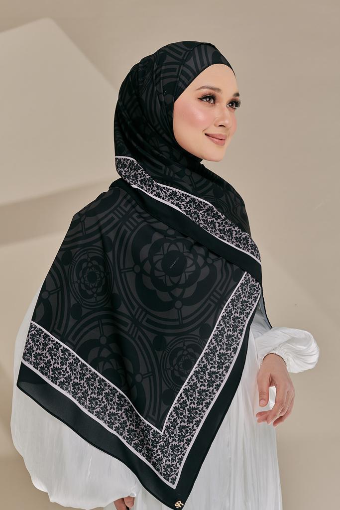Durra Leanna Shawl in 06 Sensational Sable
