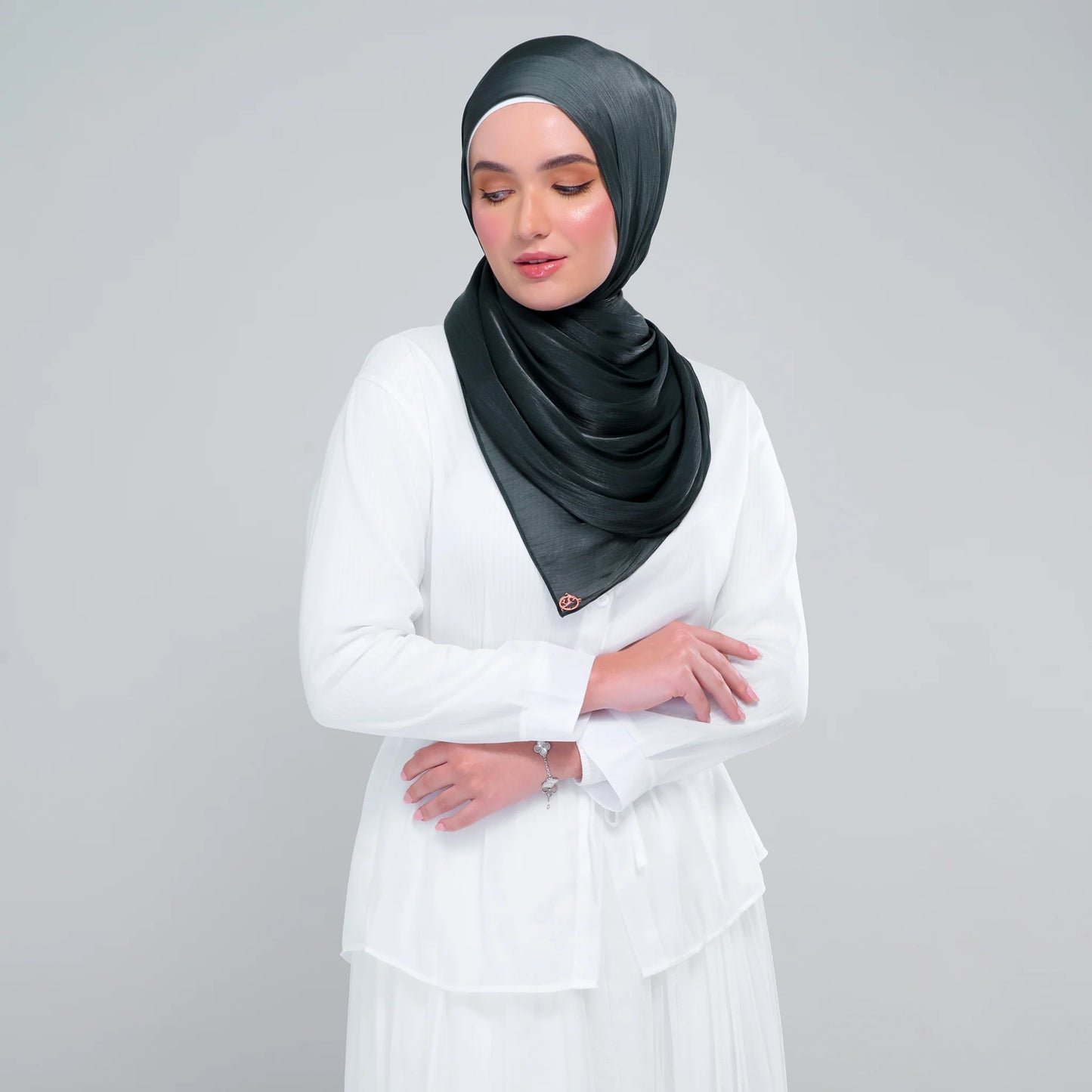 ‘NEW’ Raia Shawl | Ironless Shimmer in Deep Emerald