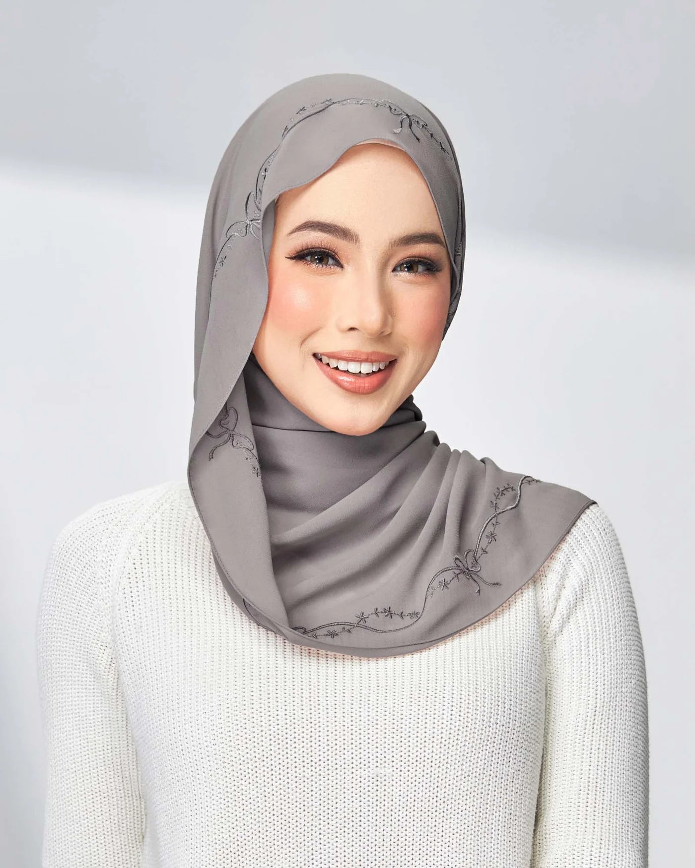 Elysian in Agate Grey (Shawl)