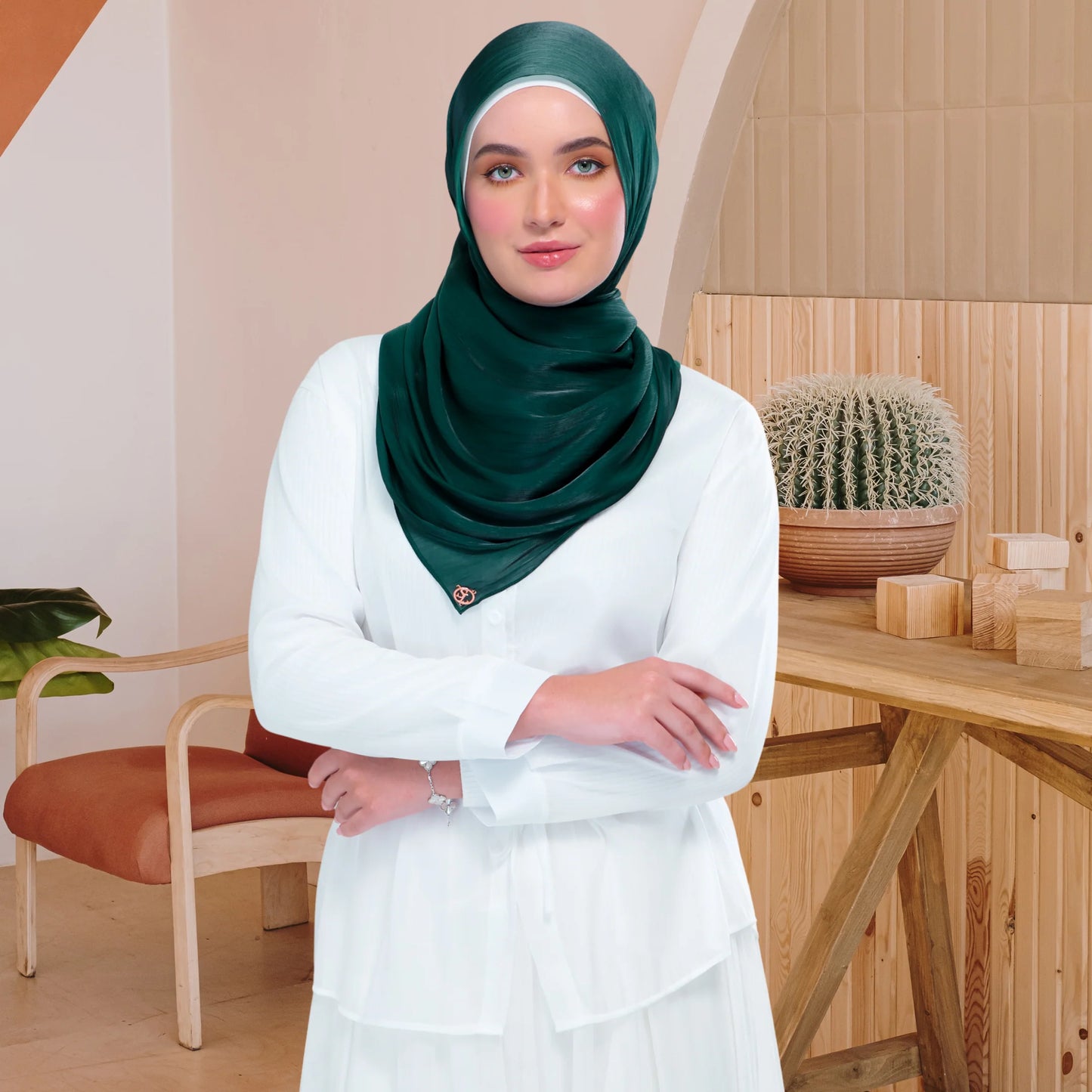 ‘NEW’ Raia Shawl | Ironless Shimmer in Forest Green