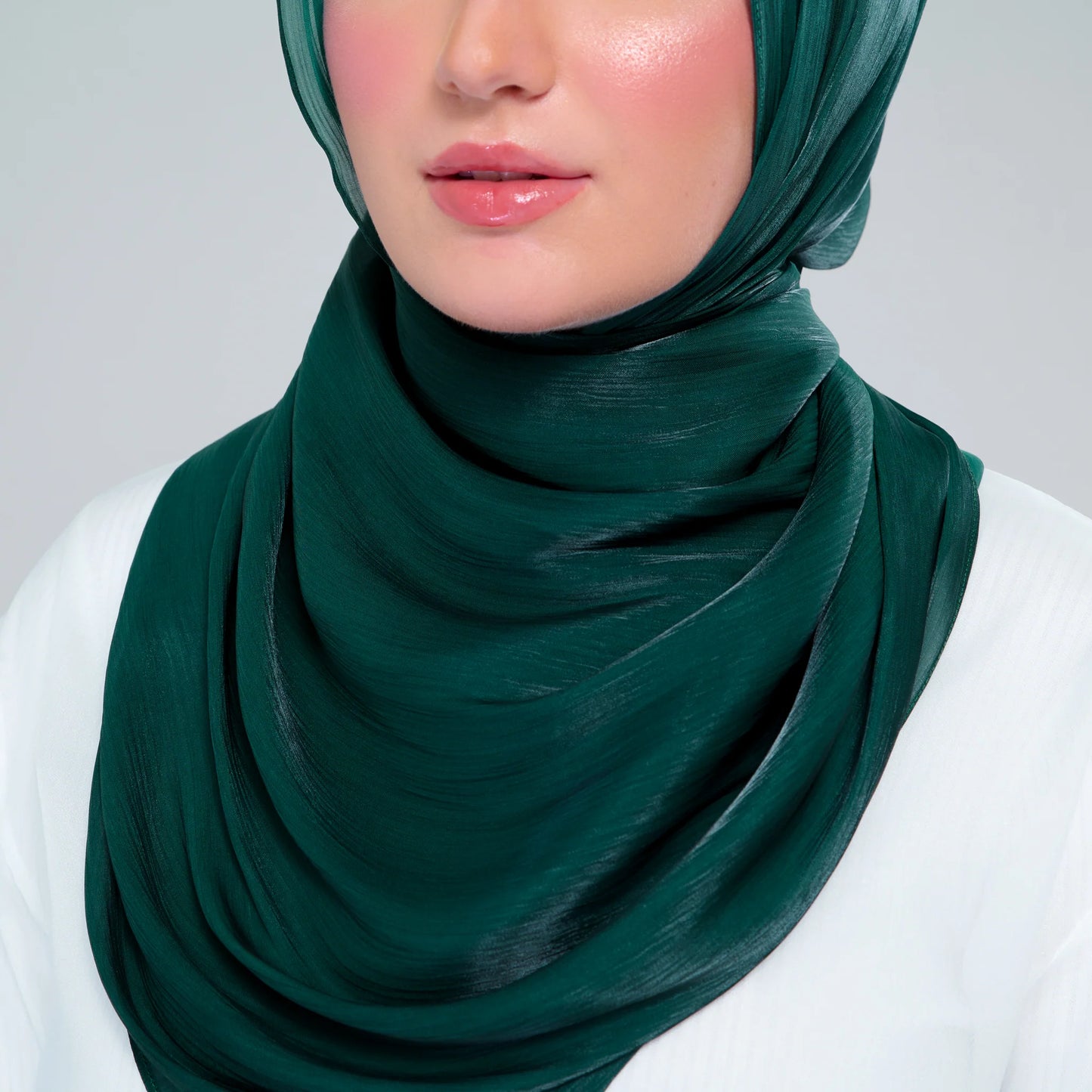 ‘NEW’ Raia Shawl | Ironless Shimmer in Forest Green