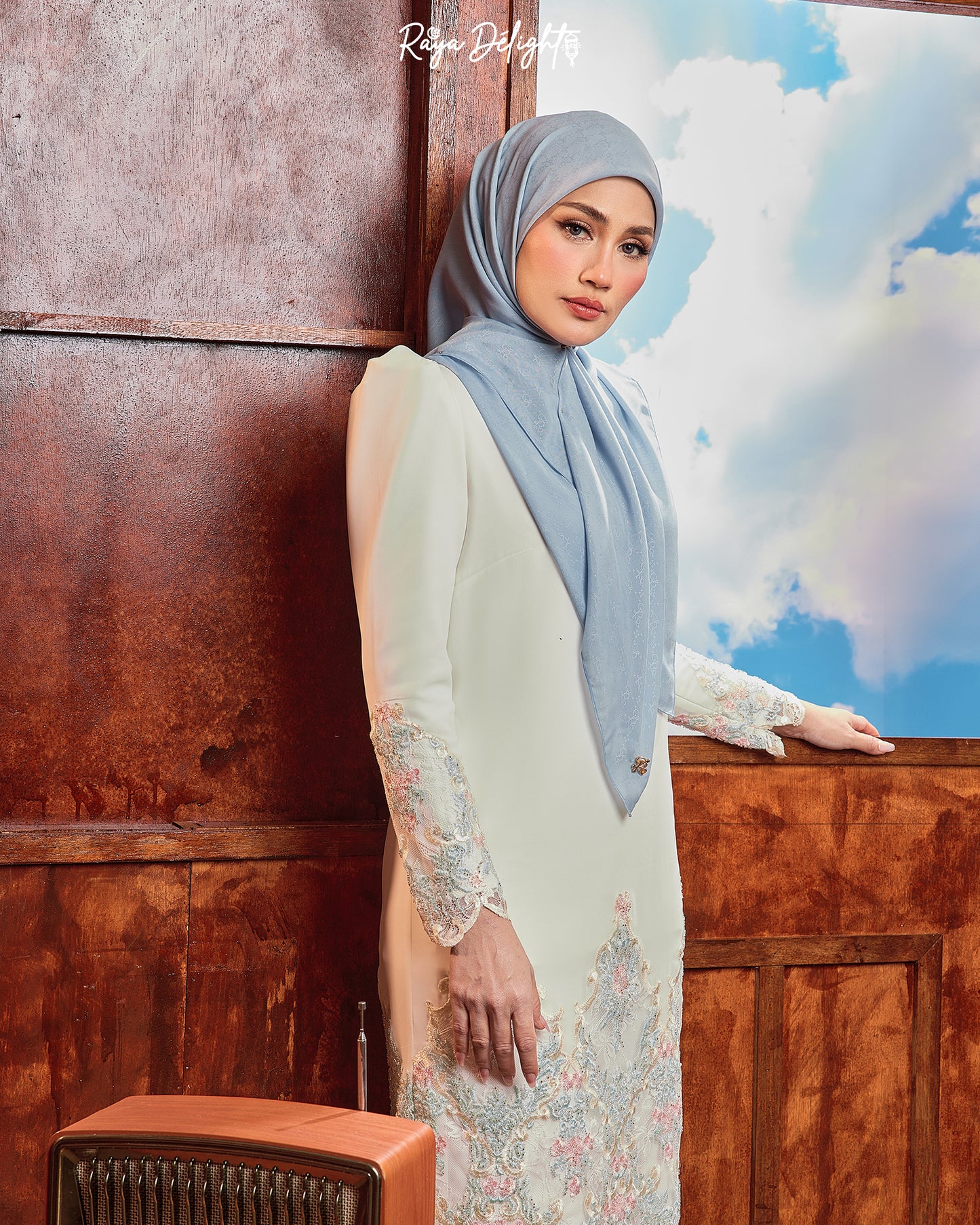 Raya Delight in Tiffany Blue