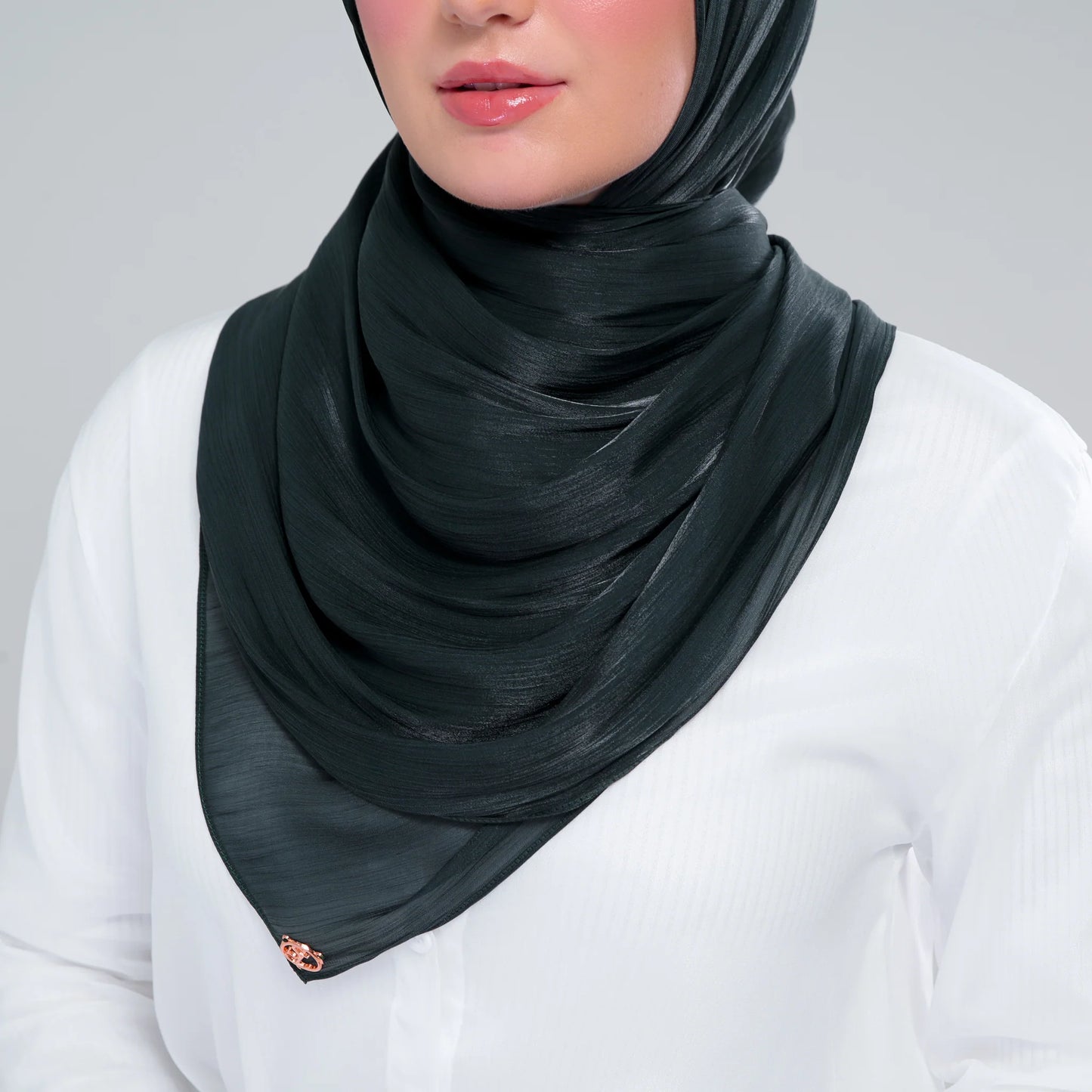 ‘NEW’ Raia Shawl | Ironless Shimmer in Deep Emerald