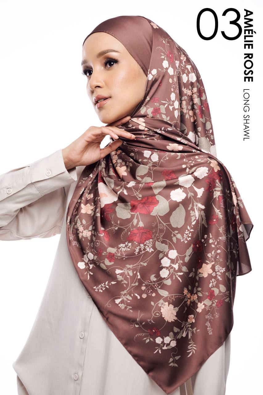 Amélie Rose in Alma (Shawl)