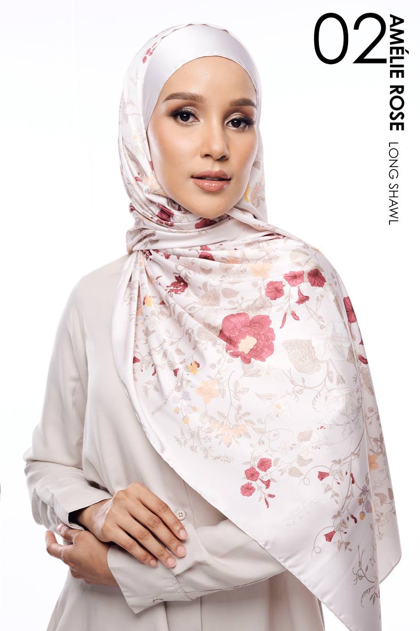 Amélie Rose in Althea (Shawl)