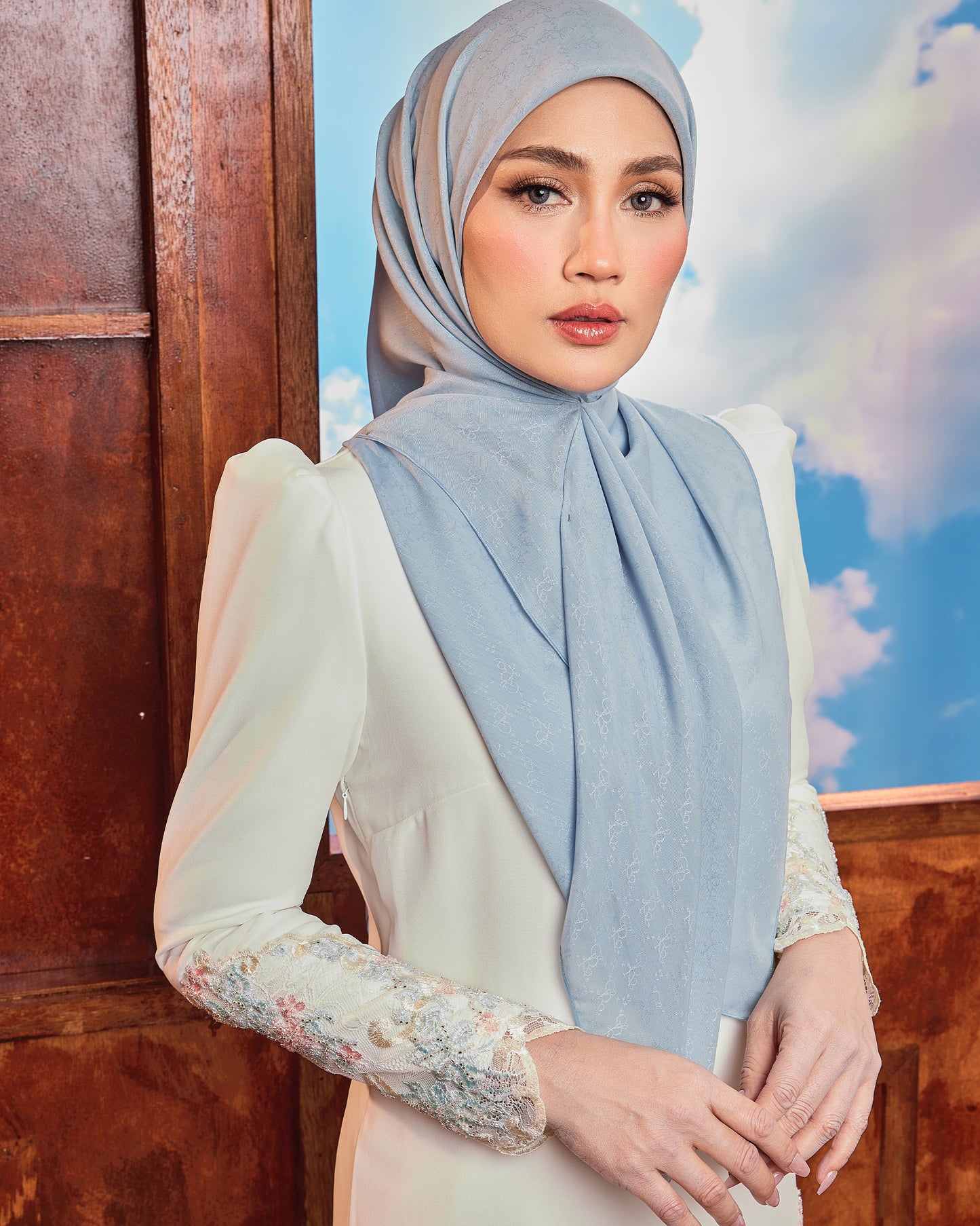 Raya Delight in Tiffany Blue