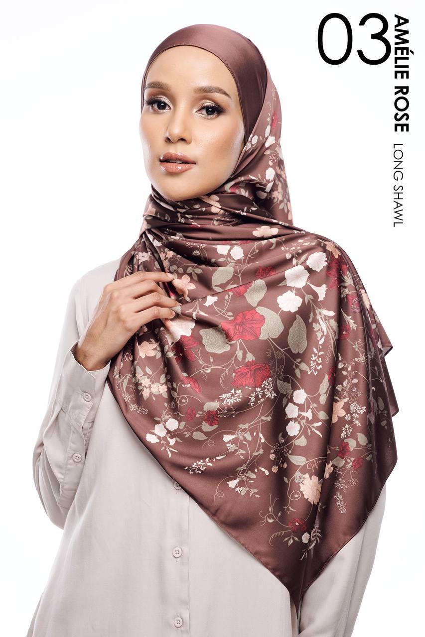 Amélie Rose in Alma (Shawl)
