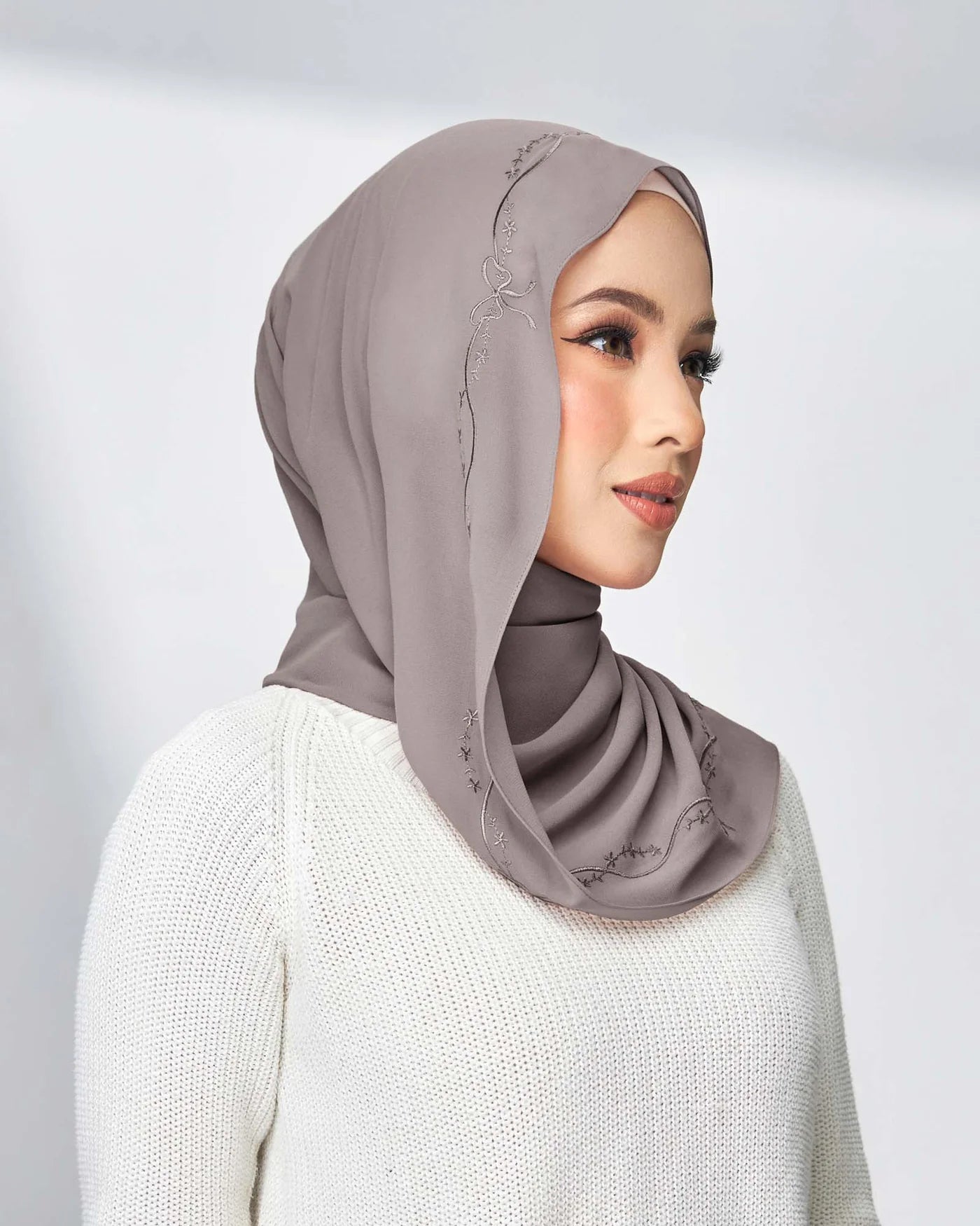 Elysian in Agate Grey (Shawl)