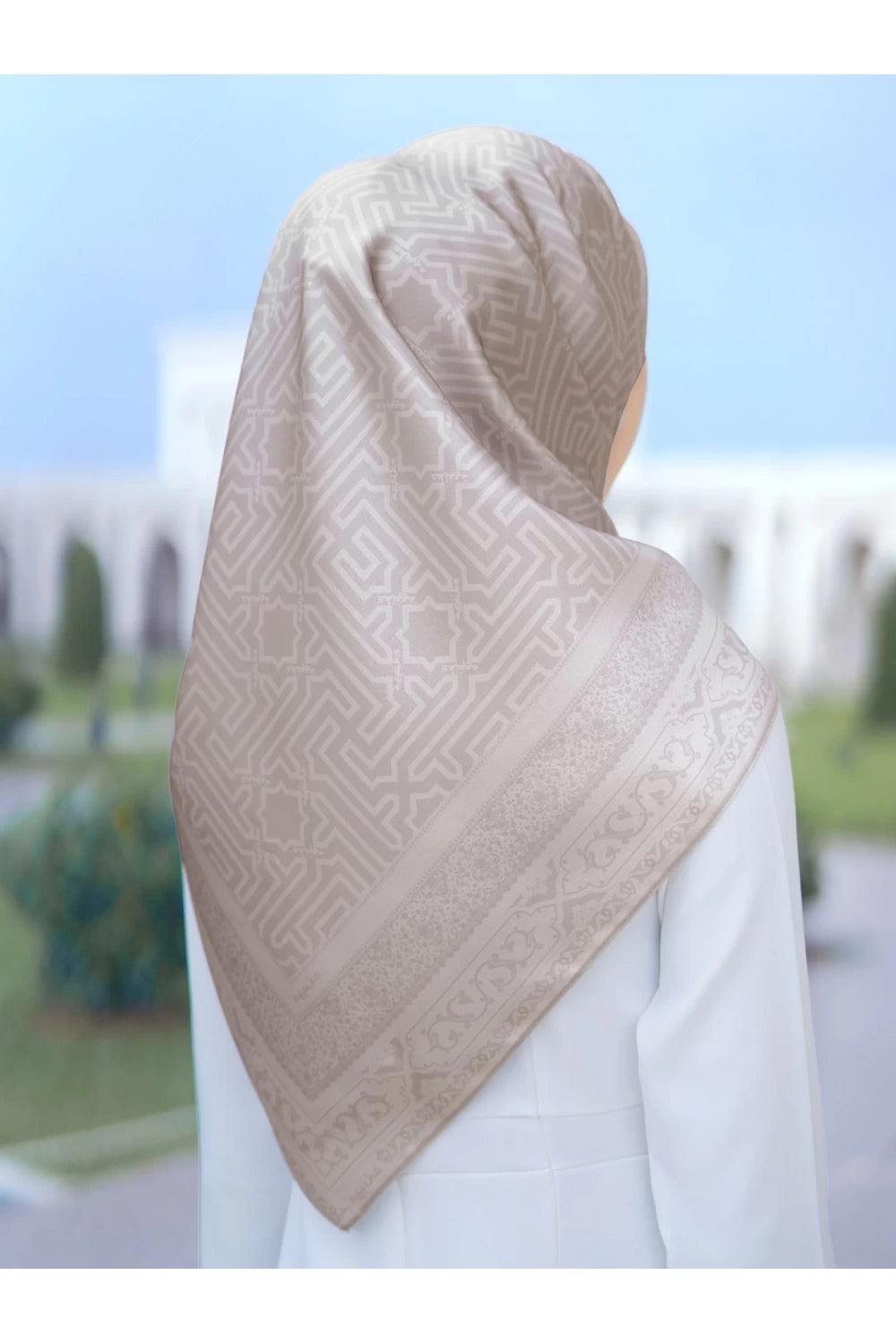 Alhambra Square in Beige