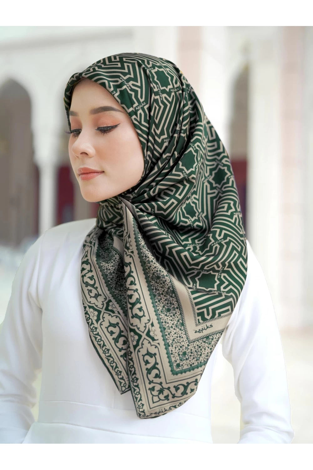 Alhambra Square in Emerald Green