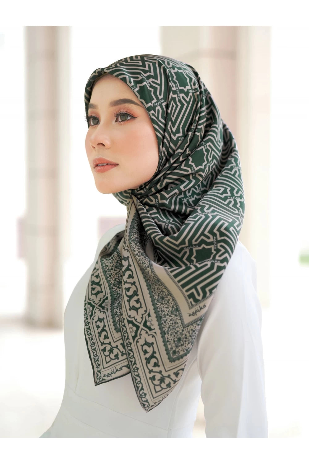 Alhambra Square in Emerald Green