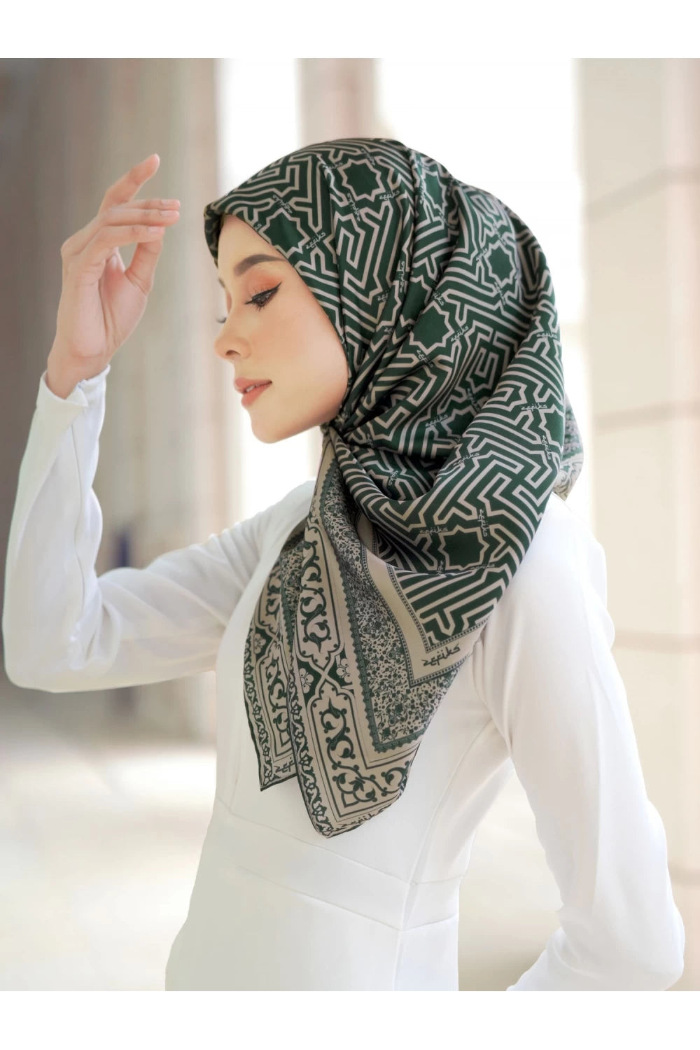 Alhambra Square in Emerald Green