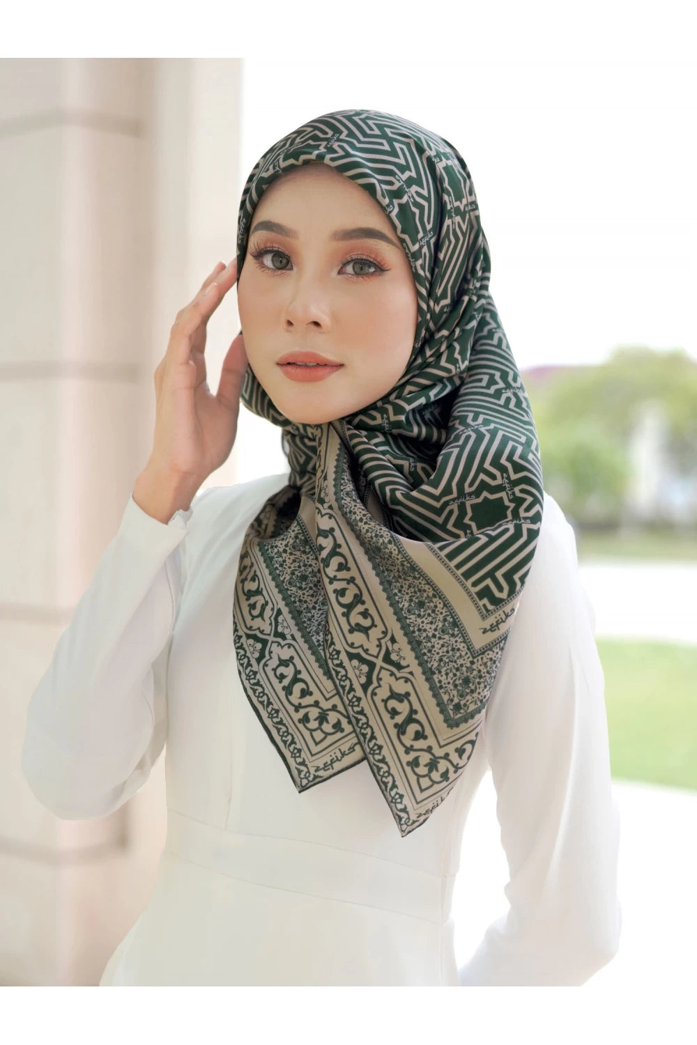 Alhambra Square in Emerald Green