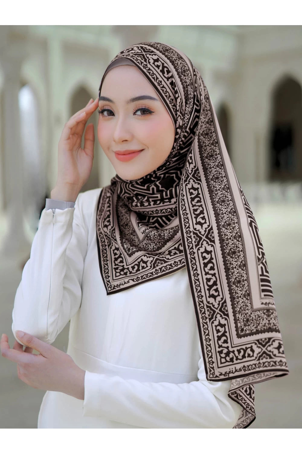 Alhambra in Black