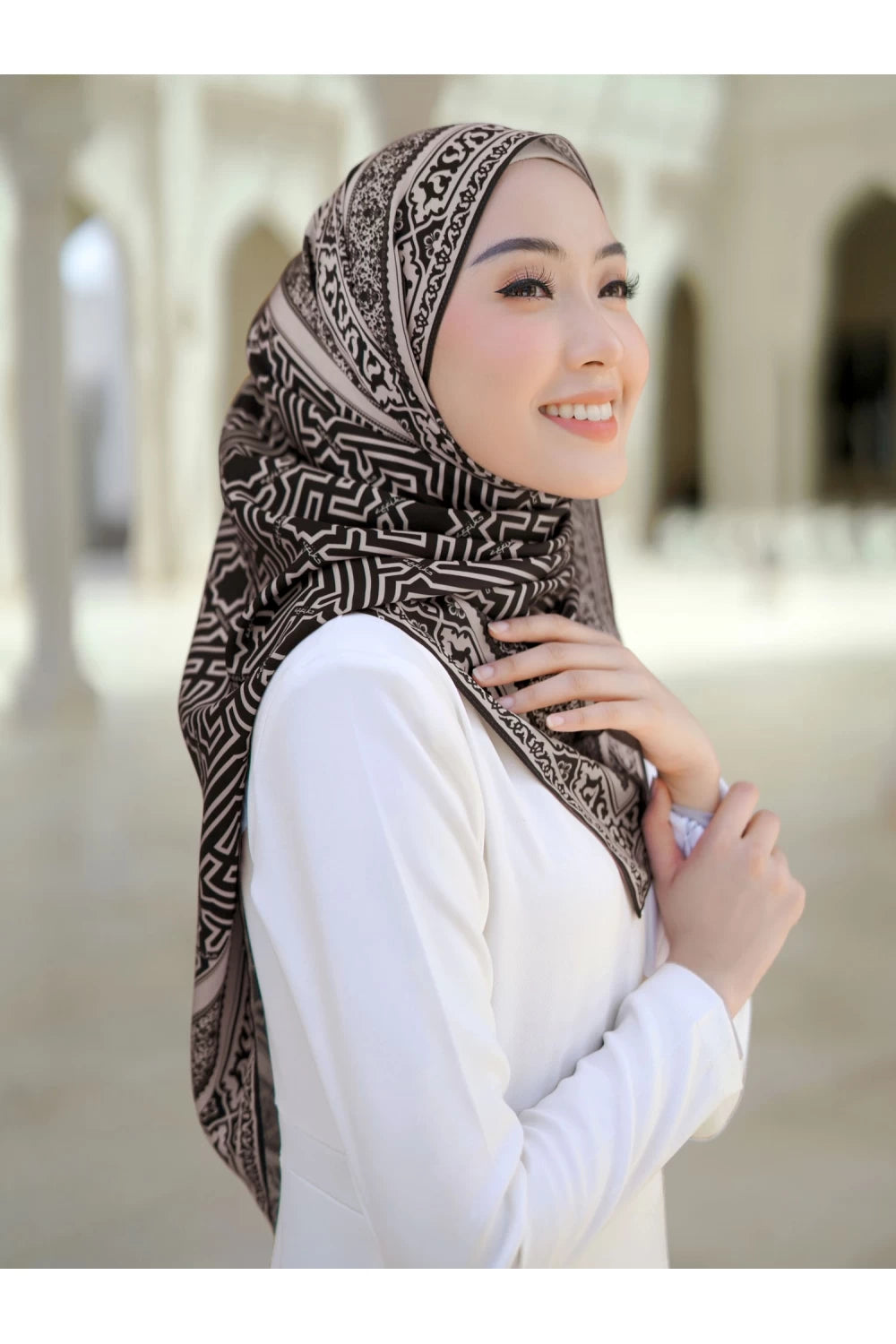 Alhambra in Black