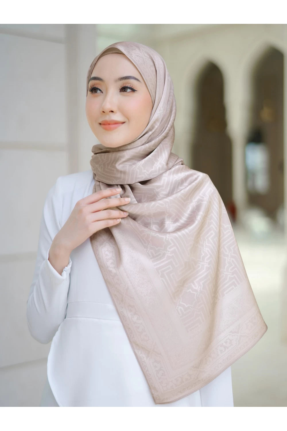 Alhambra in Blush