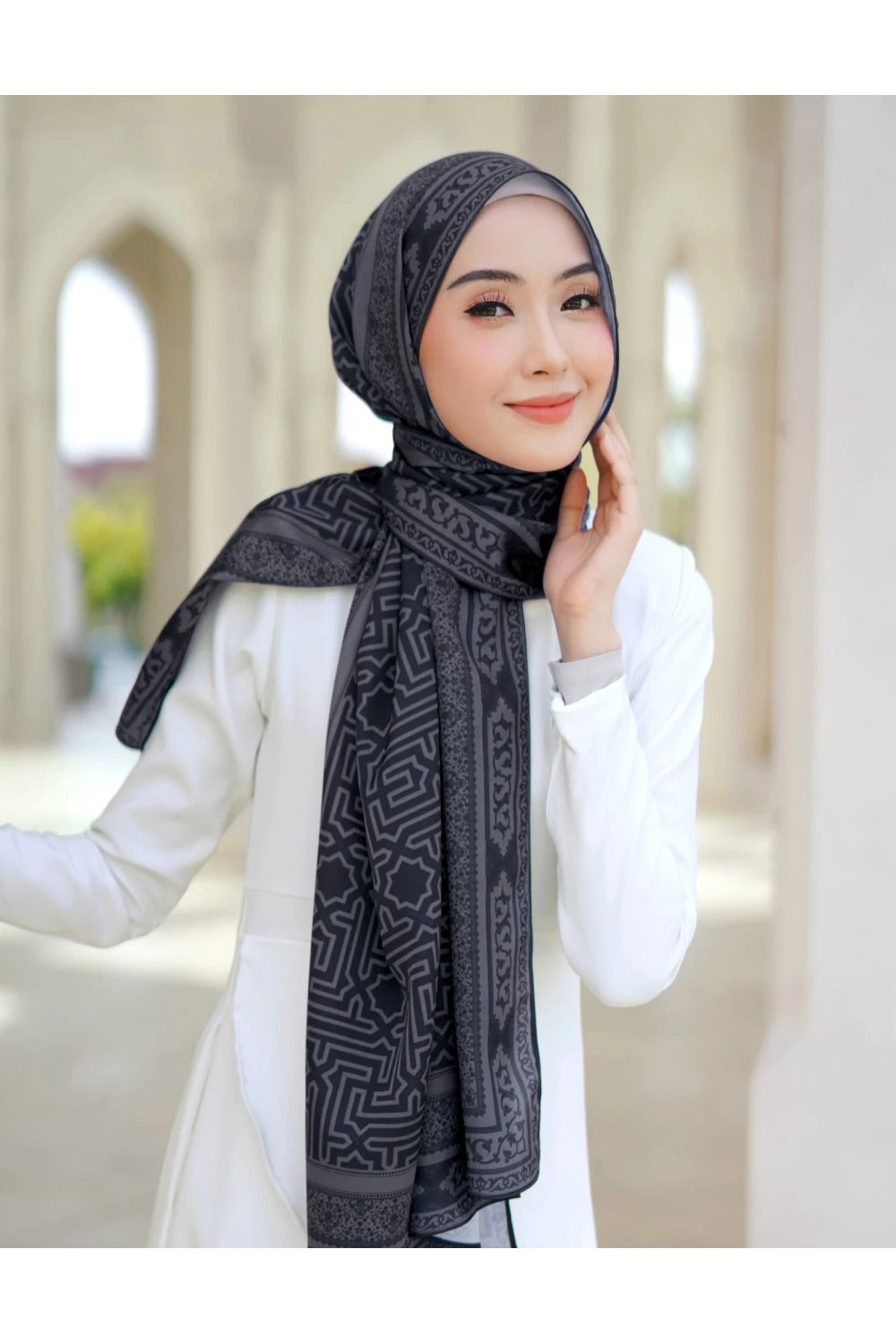 Alhambra in Midnight Blue