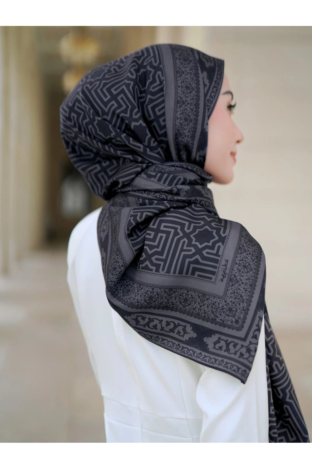 Alhambra in Midnight Blue