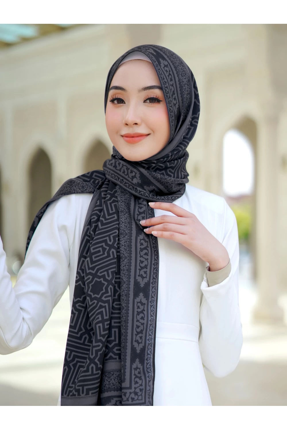 Alhambra in Midnight Blue