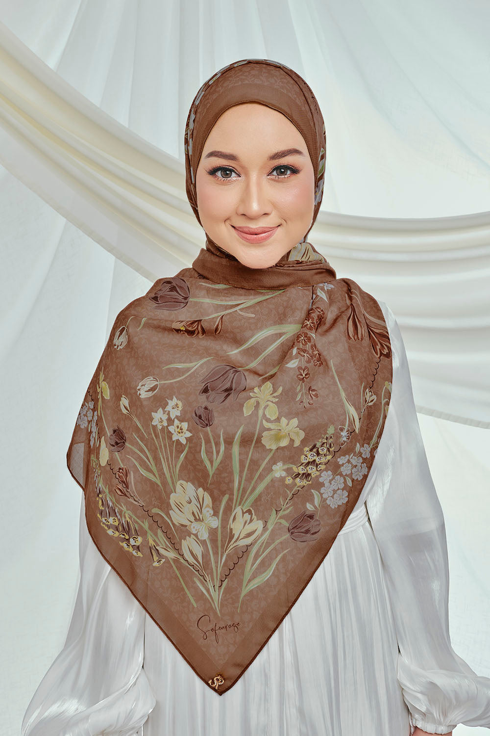 Nessa Alora in Busy Lizzie