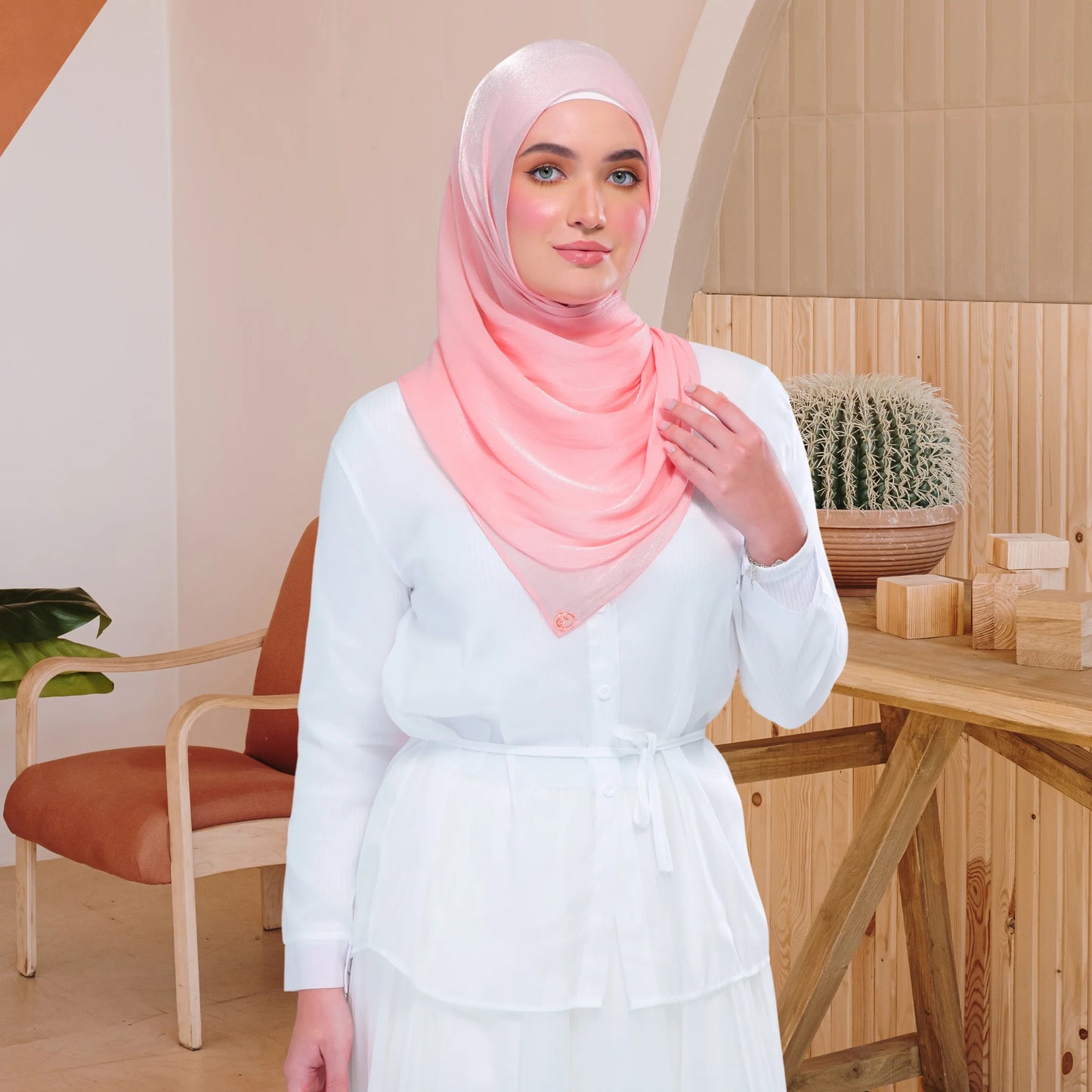 ‘NEW’ Raia Shawl | Ironless Shimmer in French Pink