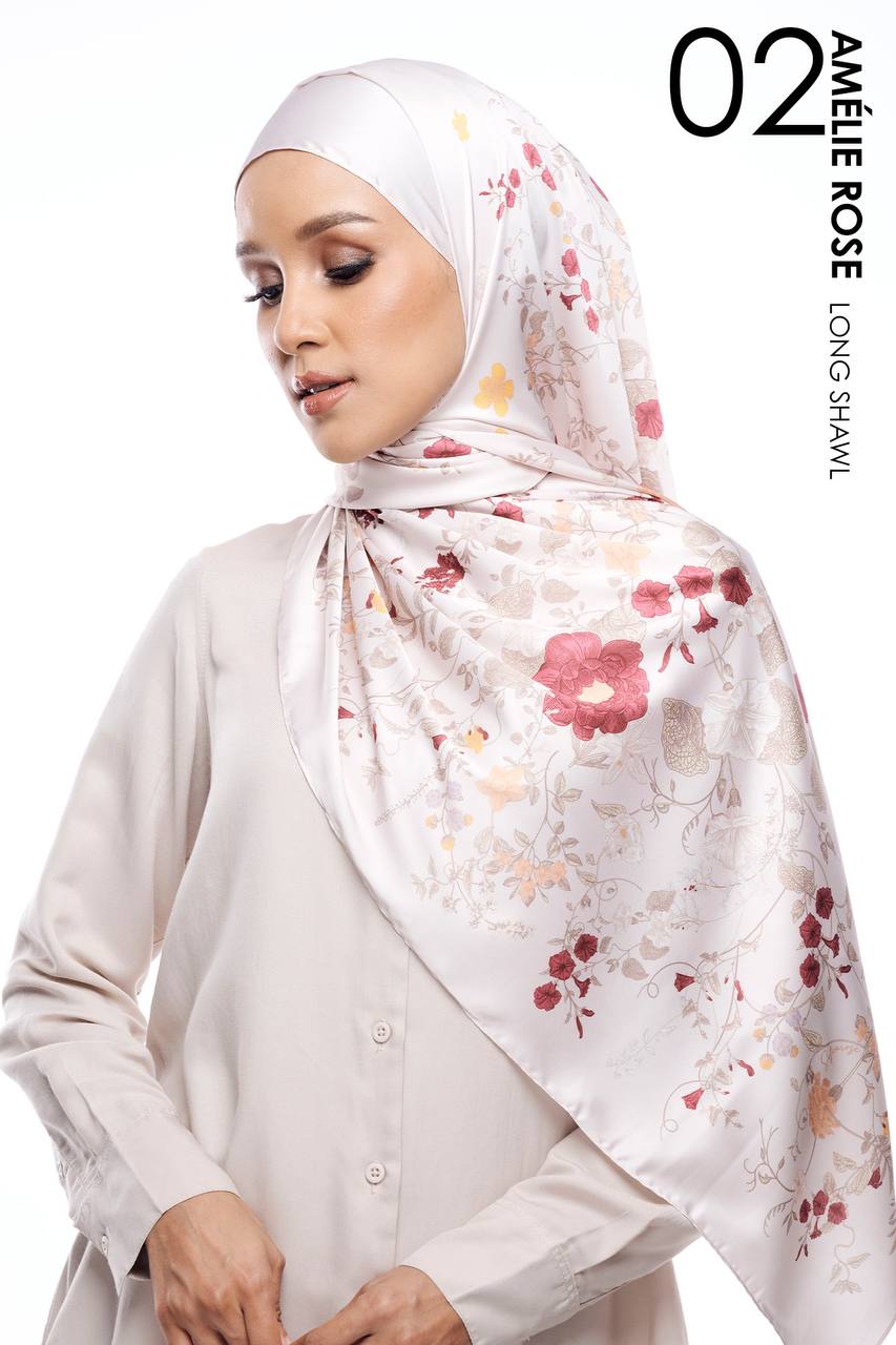 Amélie Rose in Althea (Shawl)