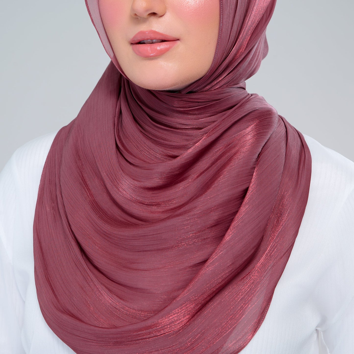 ‘NEW’ Raia Shawl | Ironless Shimmer in Wineberry