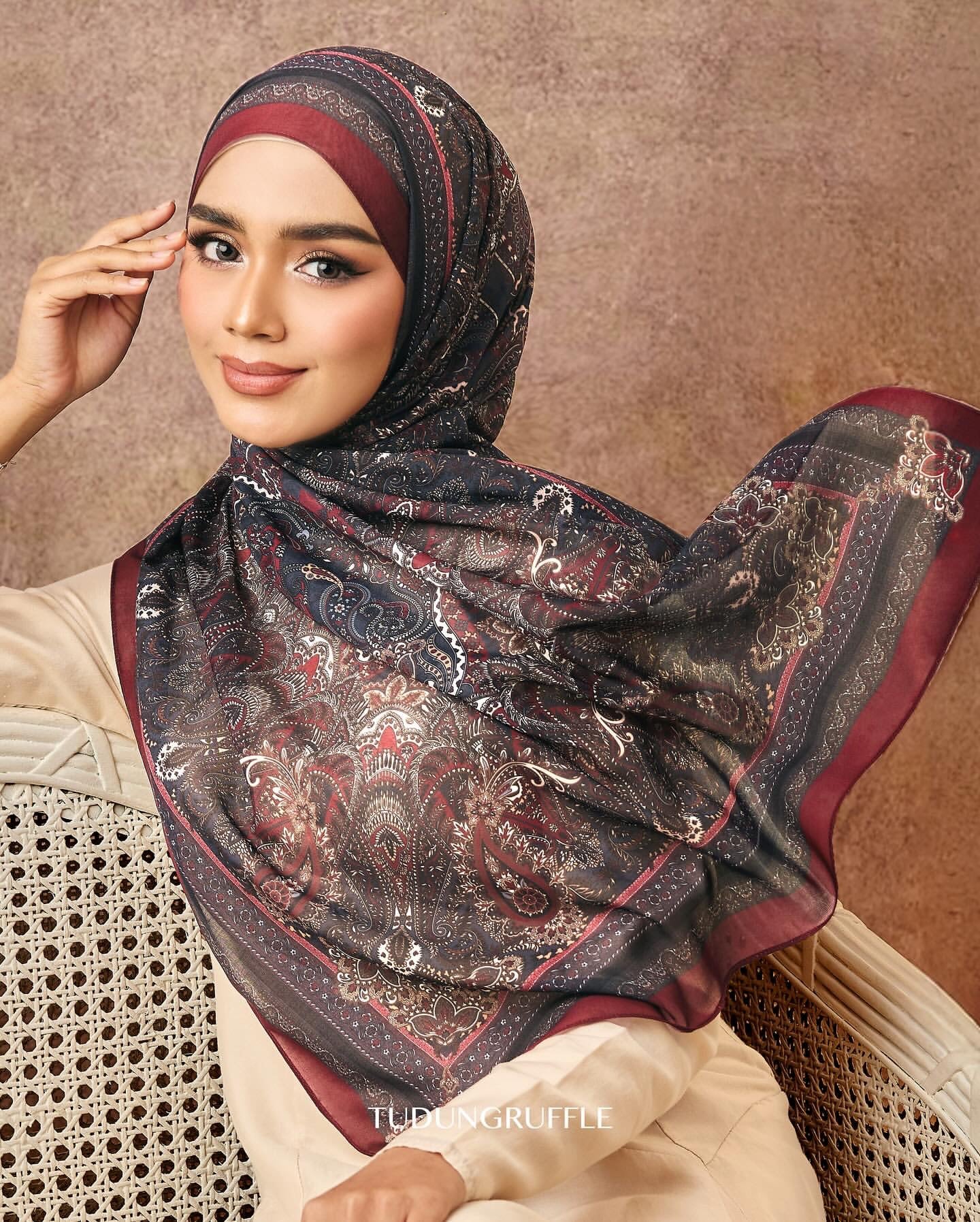 Aniesha in Midnira Cotton Shawl