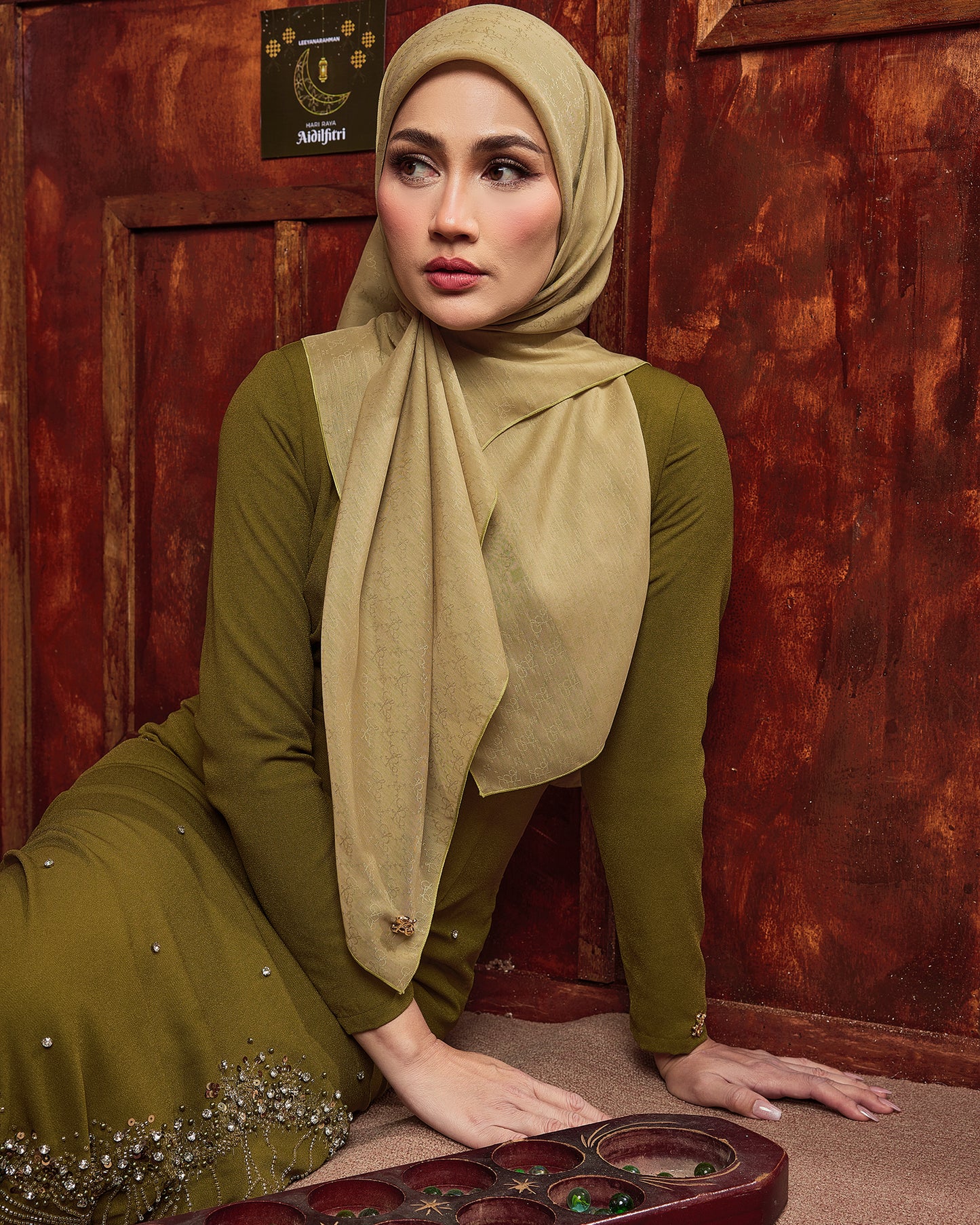 Raya Delight in Antique Gold