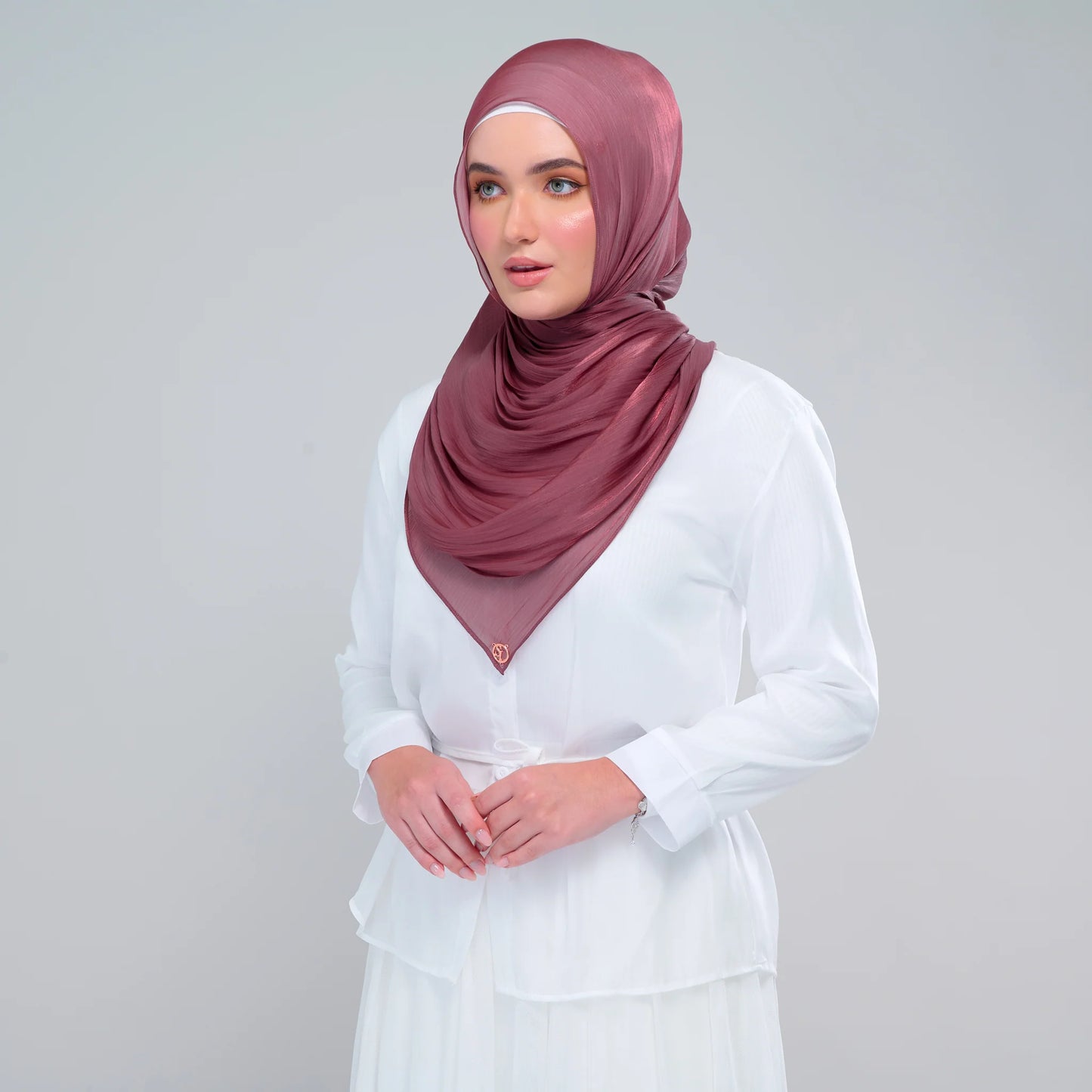 ‘NEW’ Raia Shawl | Ironless Shimmer in Wineberry