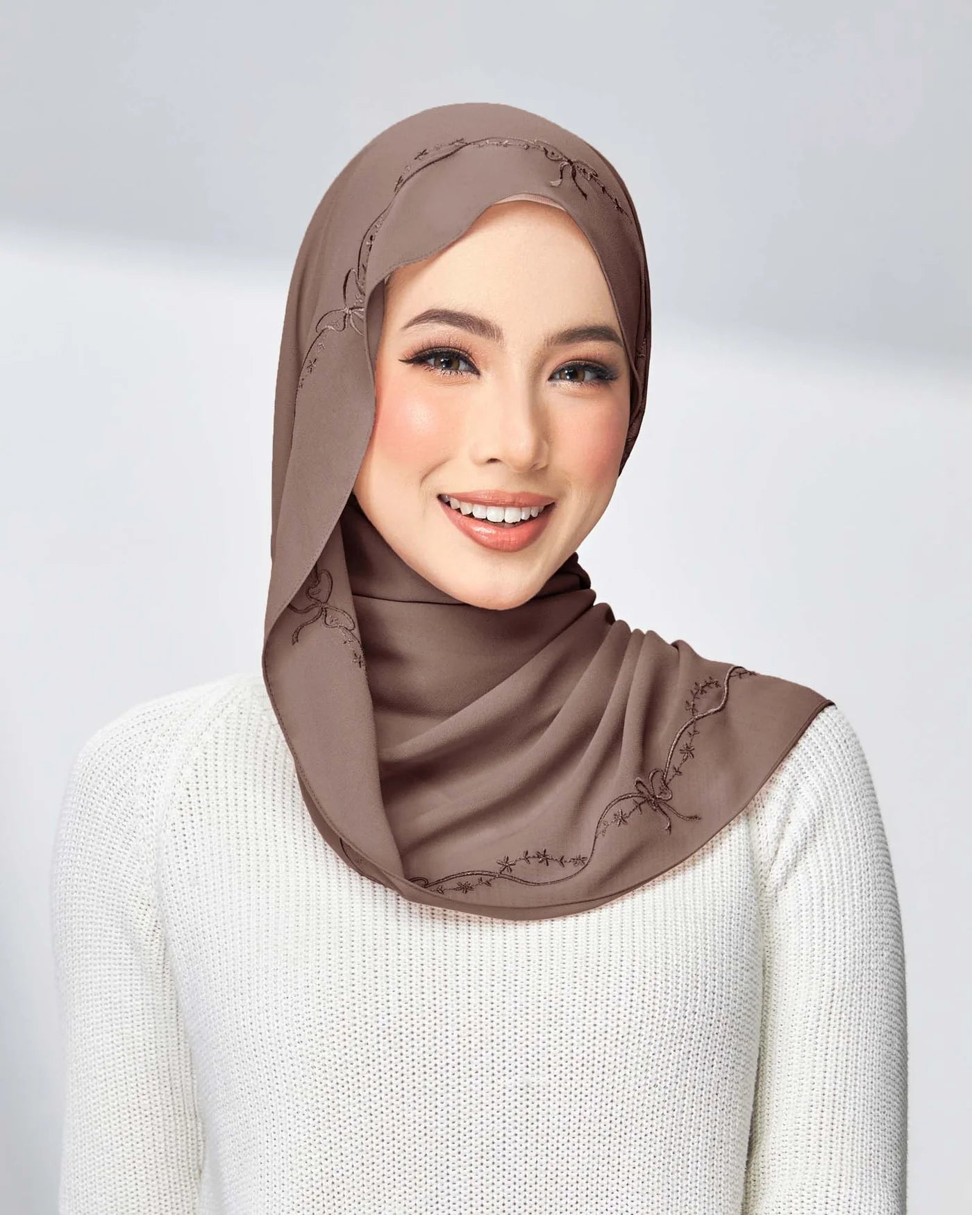 Elysian in Taupewood (Shawl)