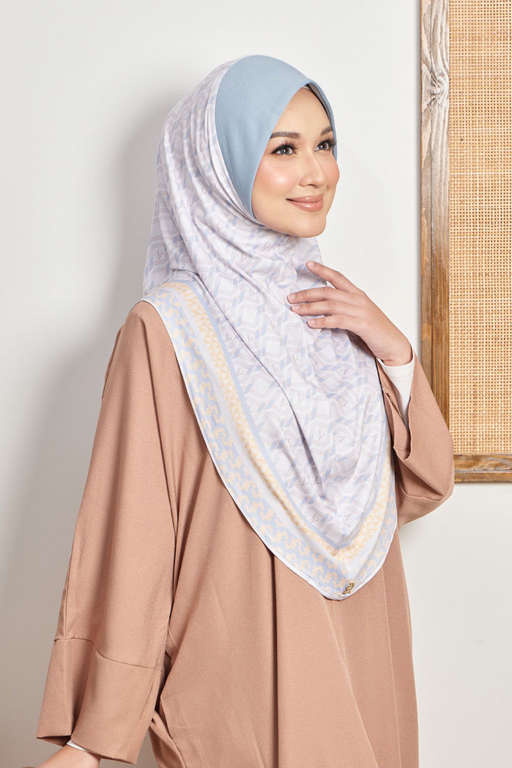 Janna Carla in 02 Light Grey