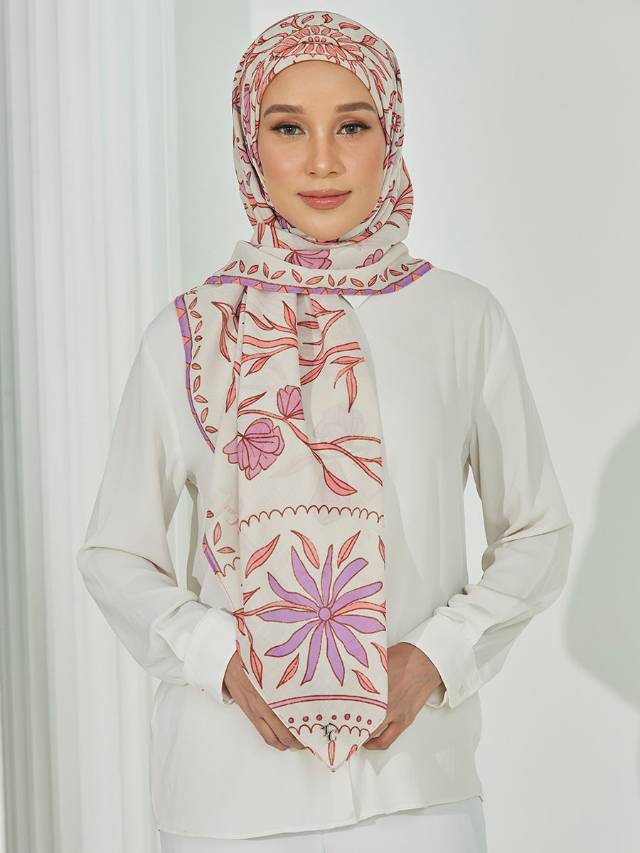 Juwita in Latte