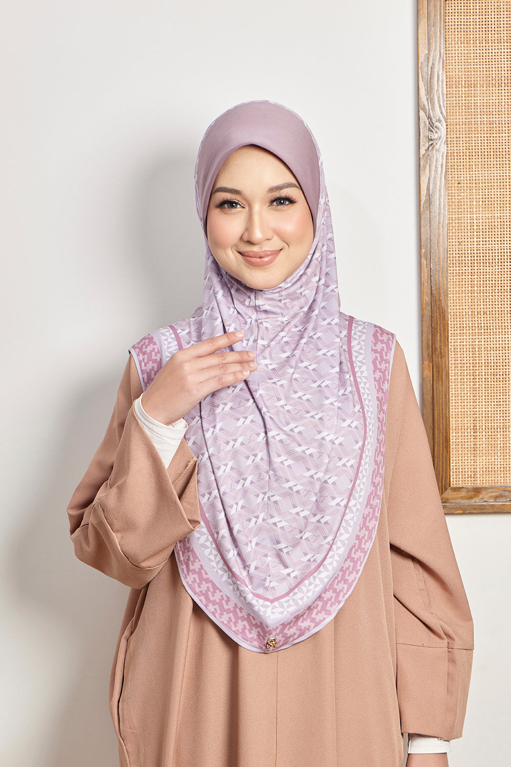 Janna Carla in 08 Mauve