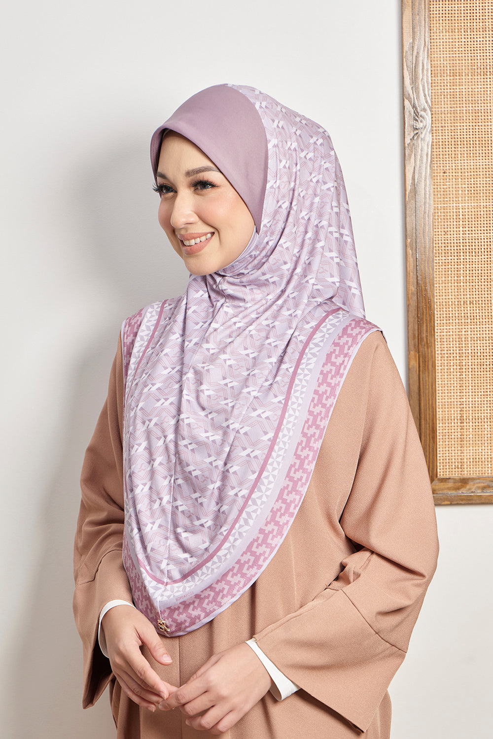 Janna Carla in 08 Mauve