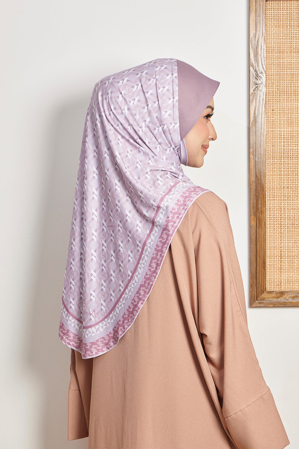 Janna Carla in 08 Mauve