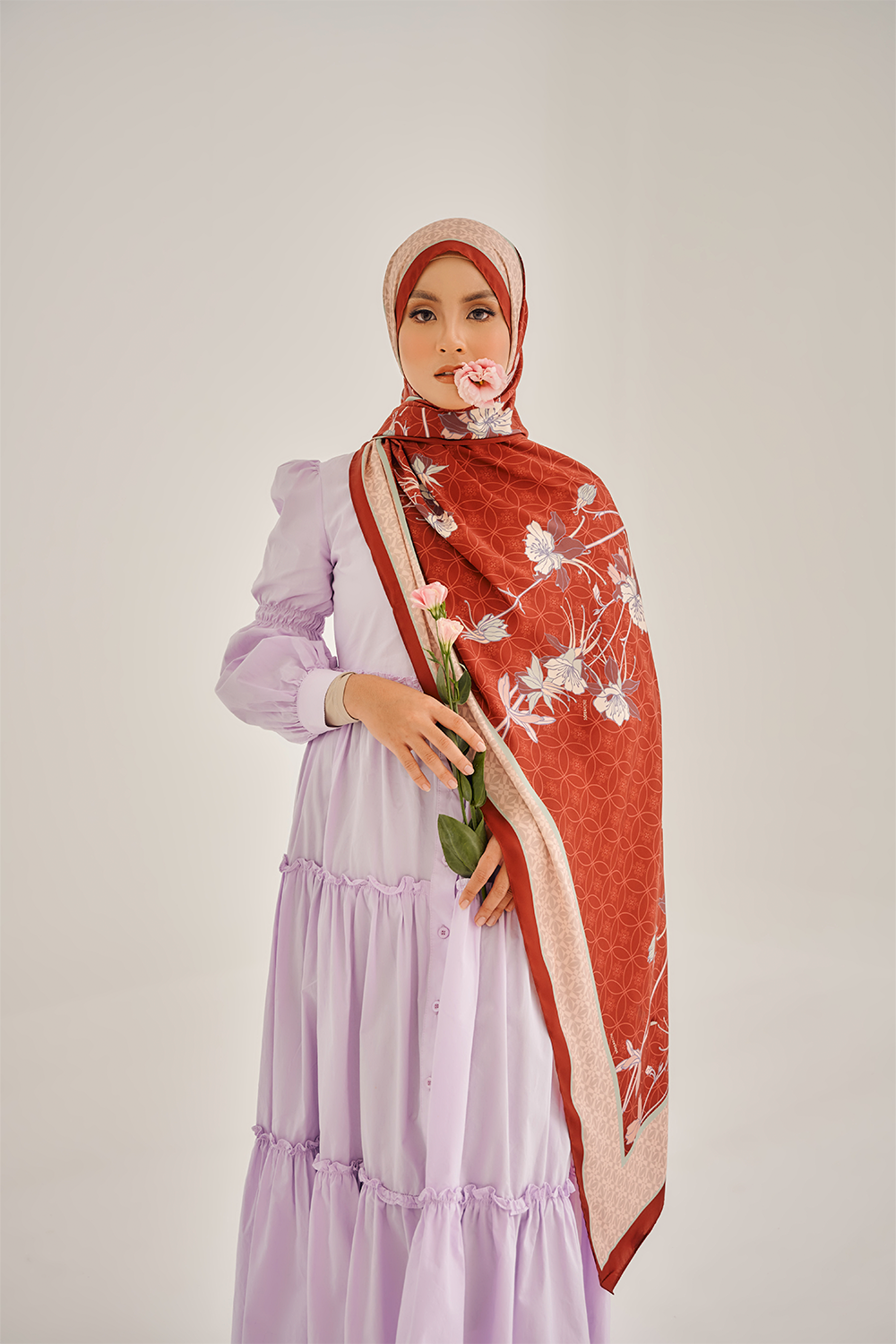 Elle Zara in Maroon Beige