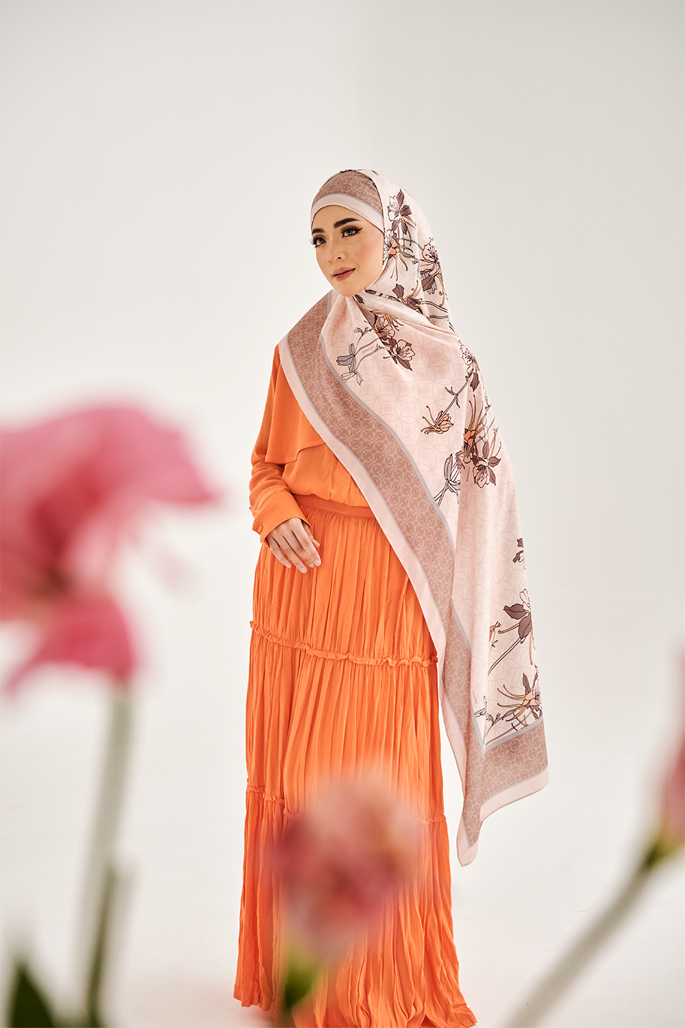 Elle Zara in Nude Brown