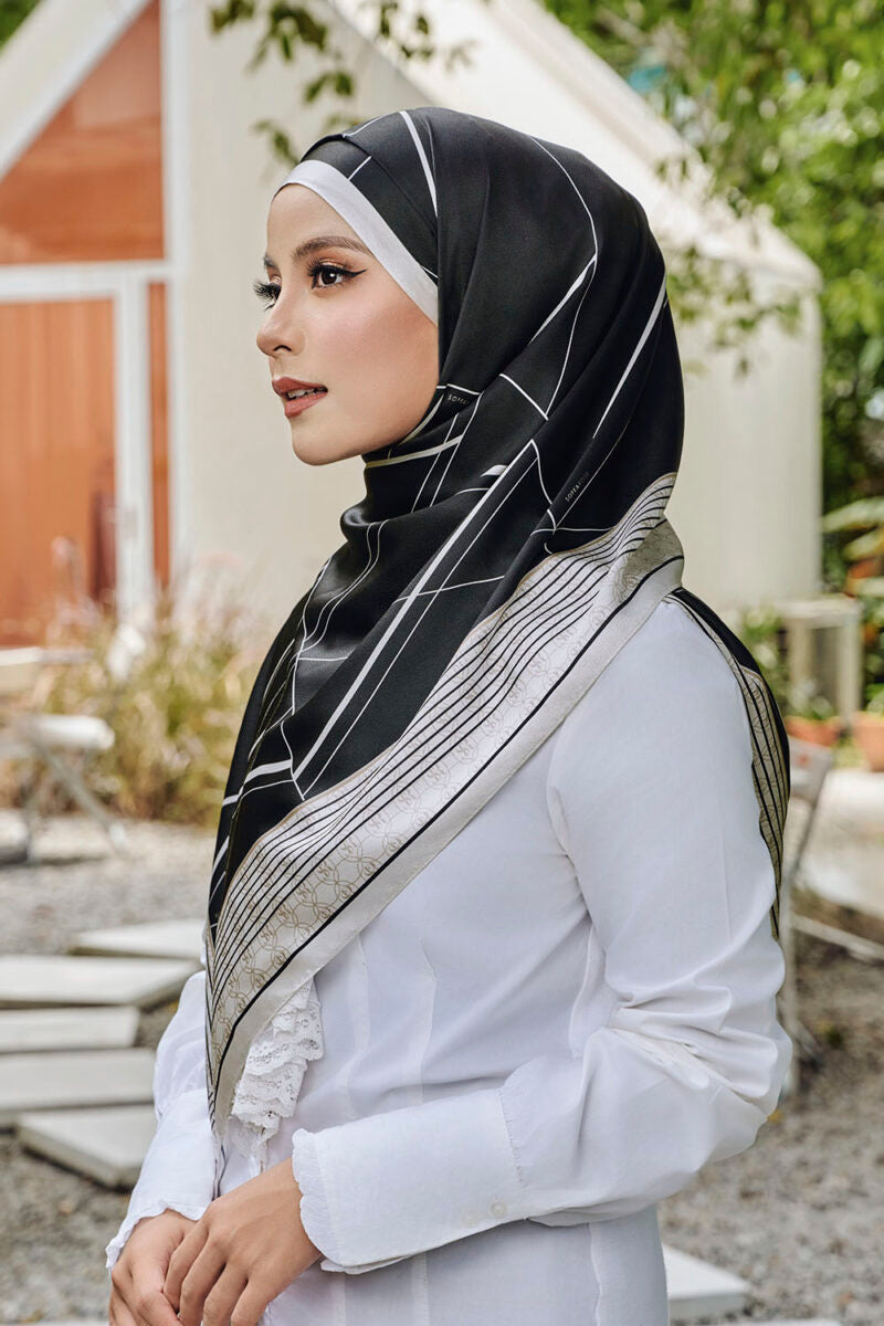 Laneeya Auryn in Sensible Sally