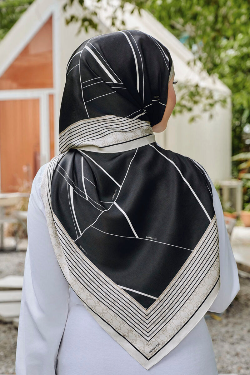 Laneeya Auryn in Sensible Sally