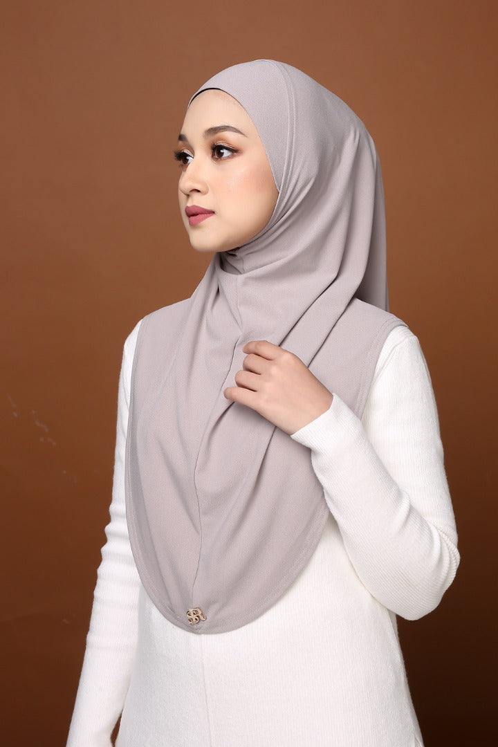 Dinda in Silver Nude