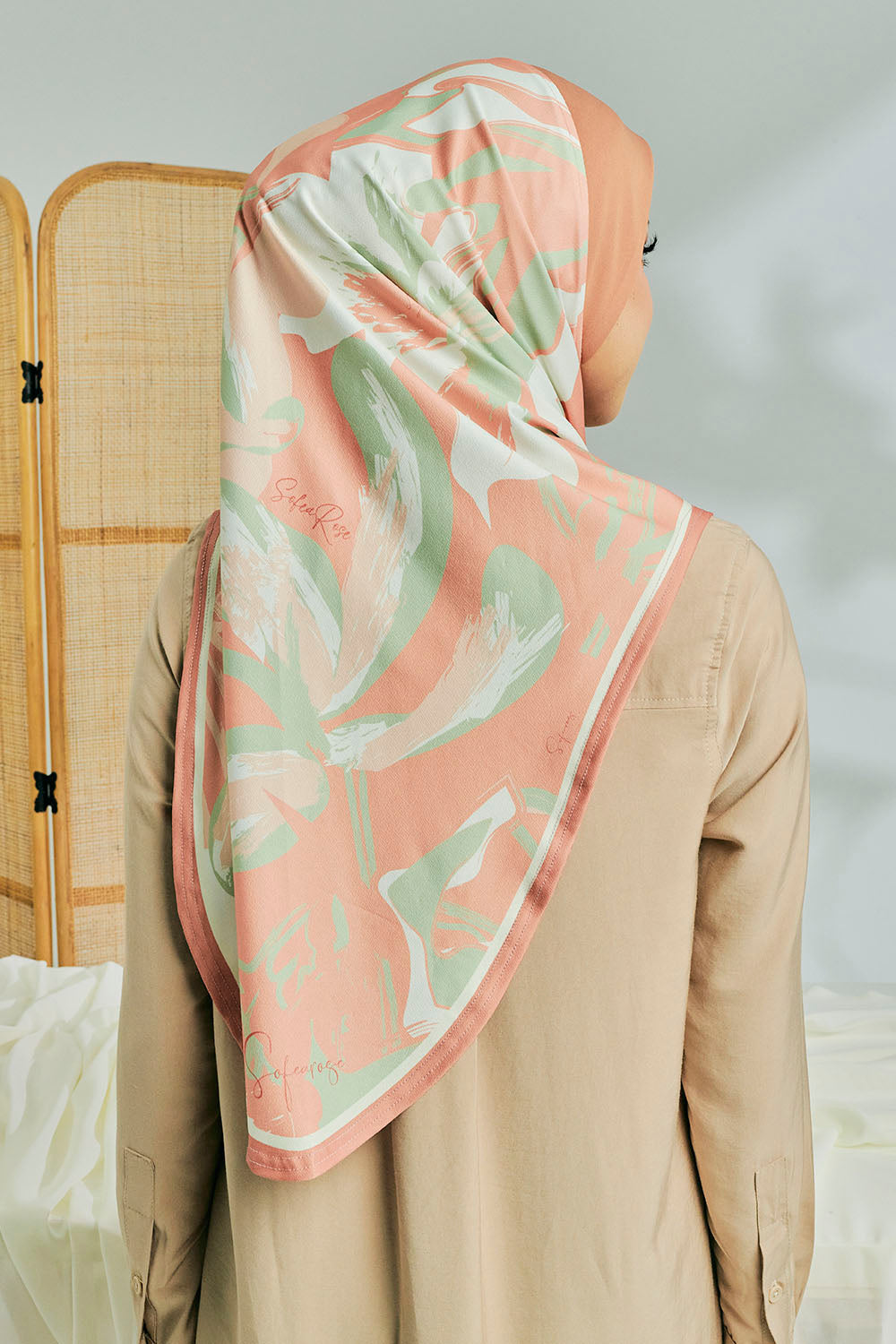 Laura Arwen in Tropical Coral