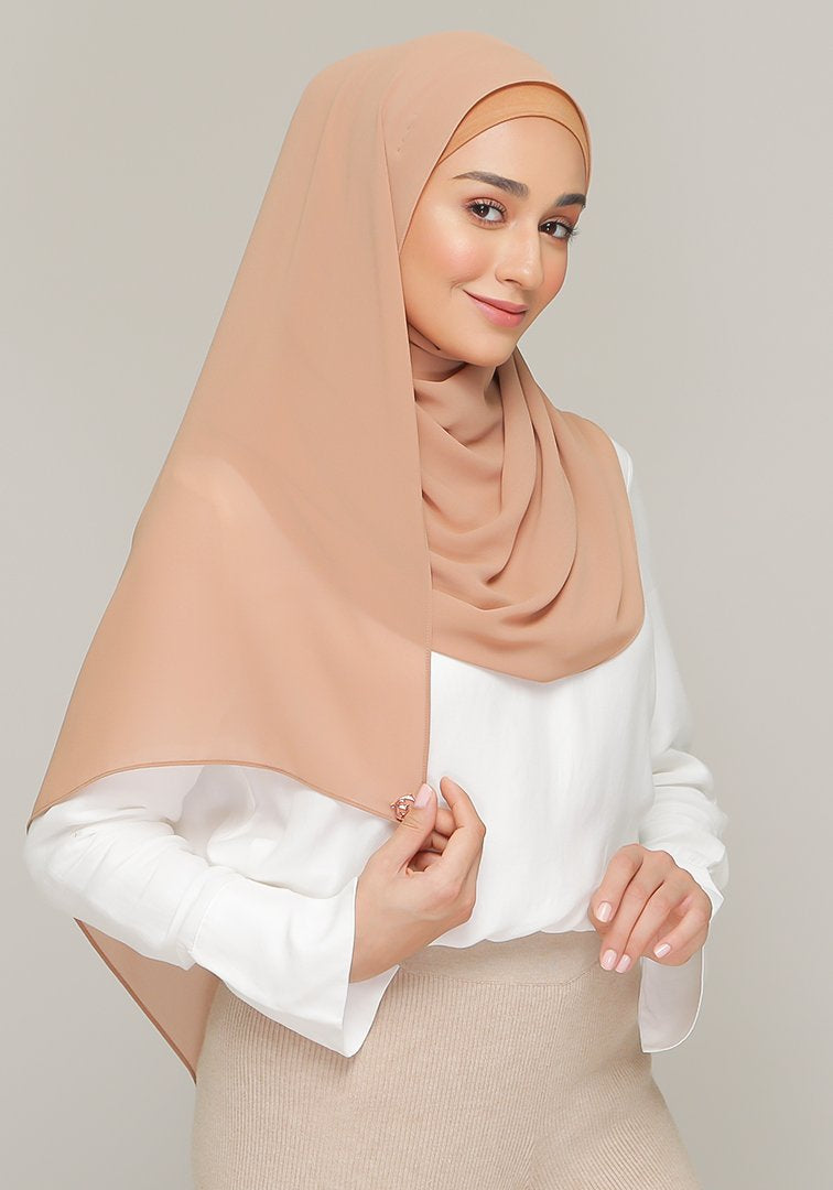 Chiffon Gabana in Almond