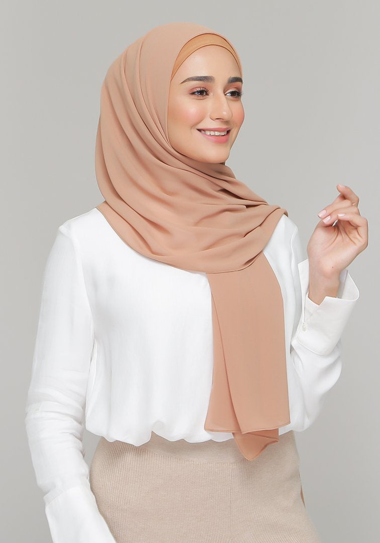 Chiffon Gabana in Almond
