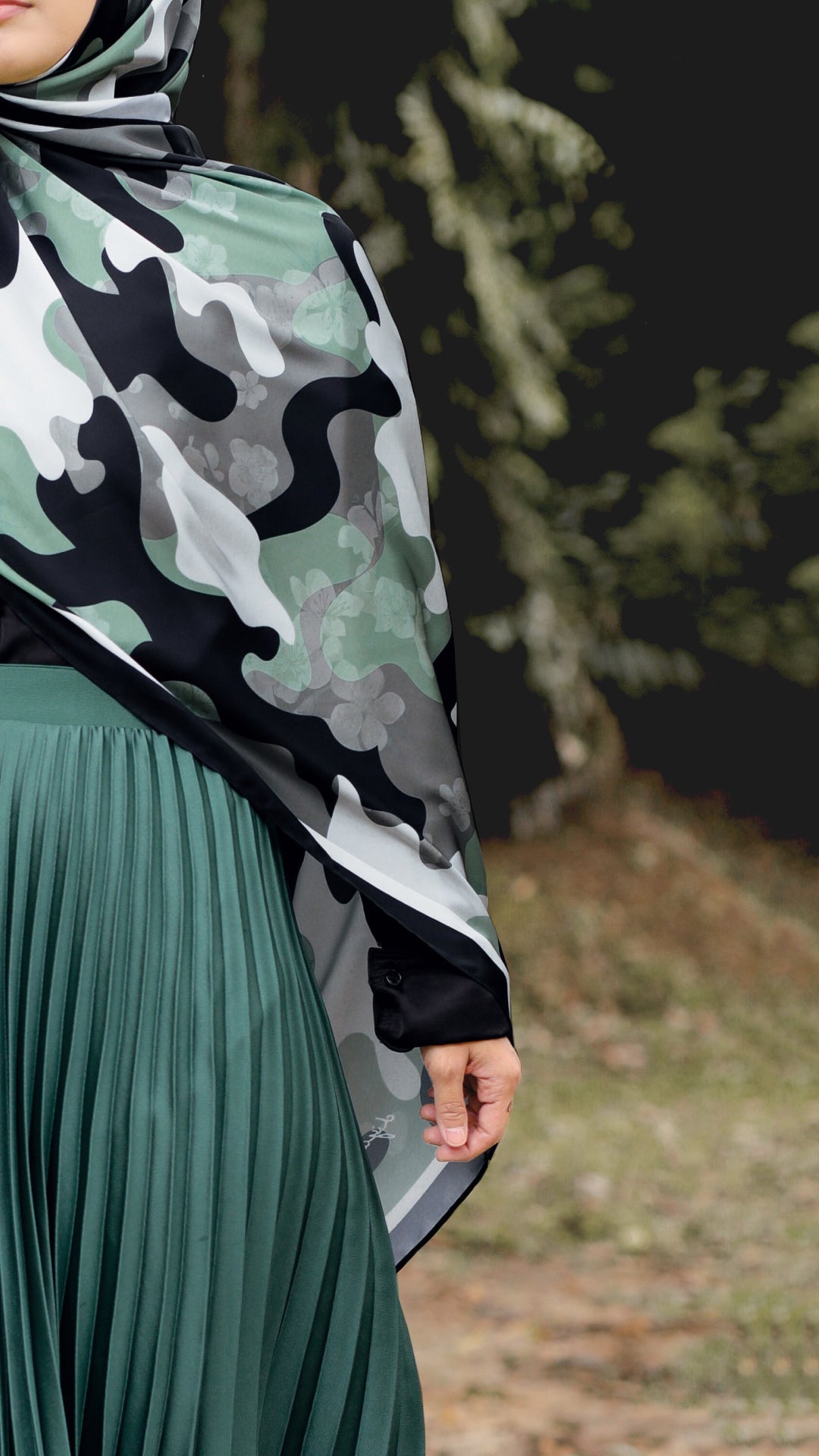 Spring Summer Camo - Shawl in Fern