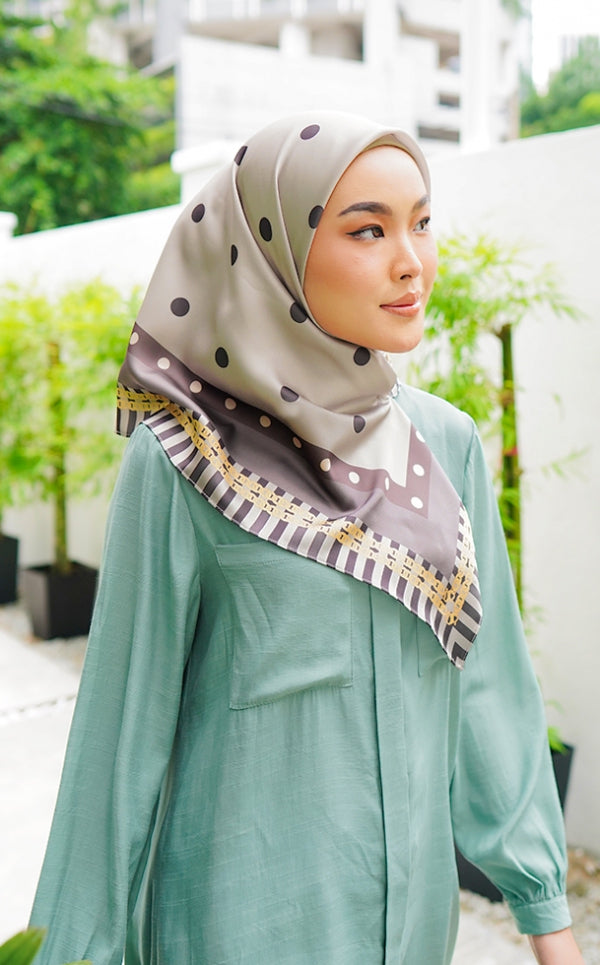 Molly in Dusty Matte Grey