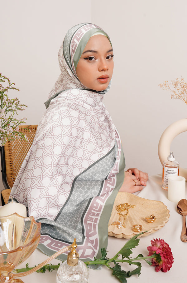 Nageena in Pale Mauve