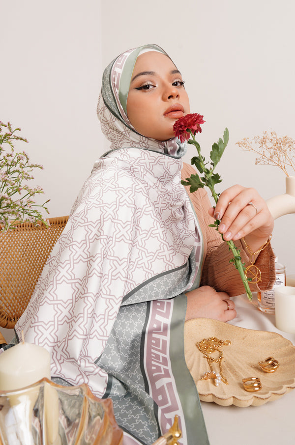 Nageena in Pale Mauve